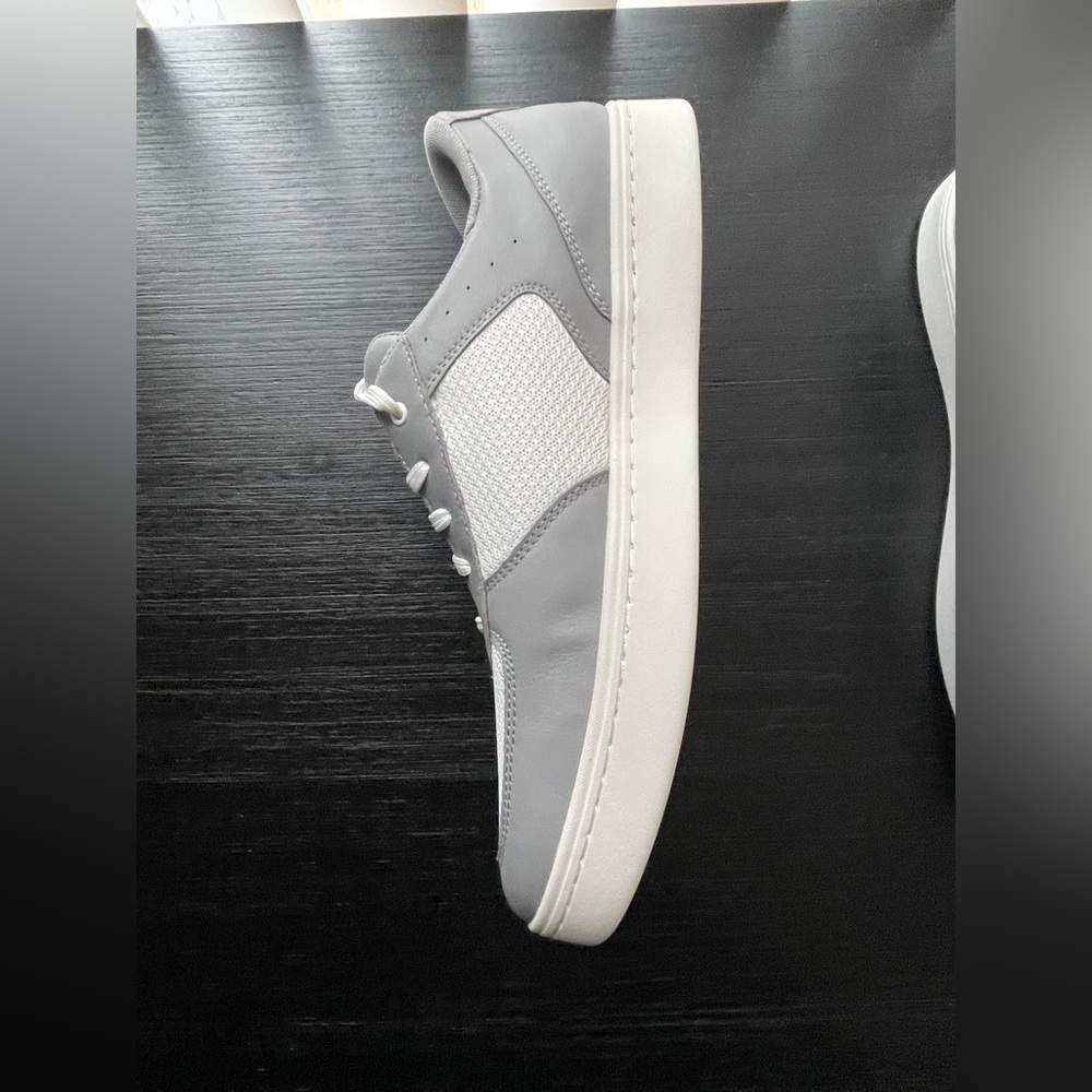 Kizik Men’s Gray and White Sneakers New size 11.5 men U.S. - Picture 5 of 16